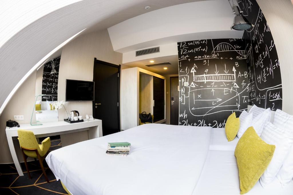Двухместный (Стандартный двухместный номер с 1 кроватью или 2 отдельными кроватями) отеля Science Hotel, Сегед