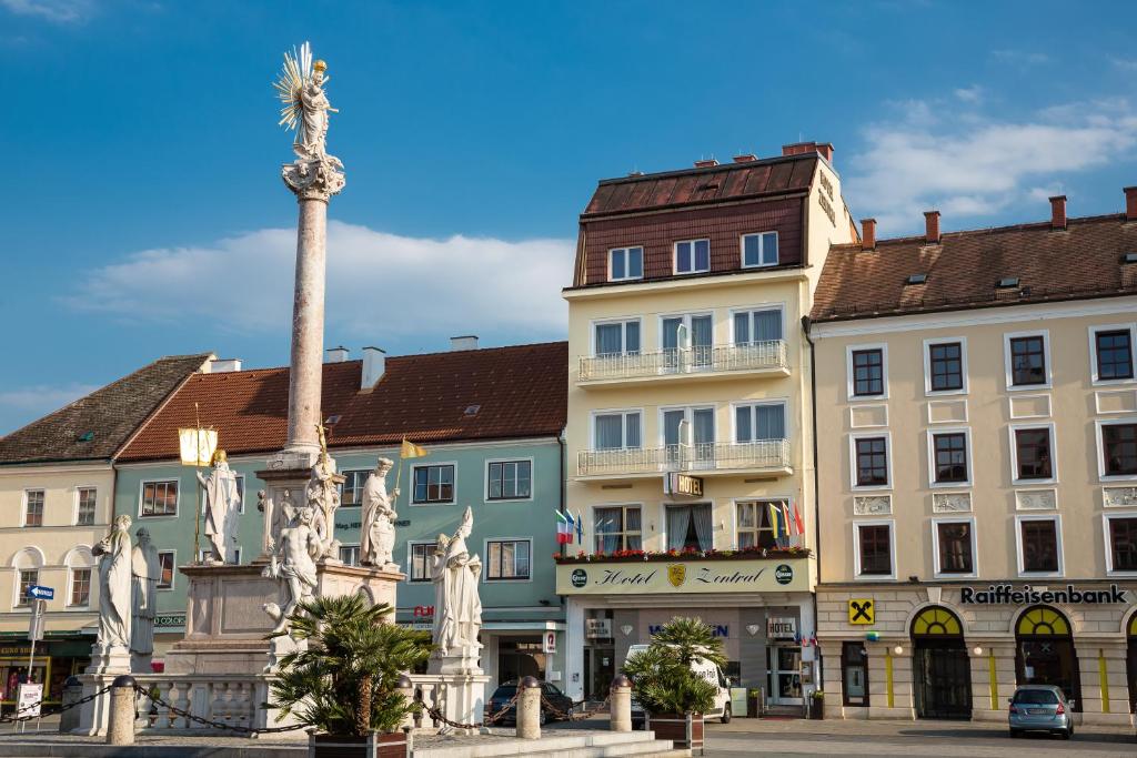 Винер нойштадт. Нойштадт Австрия. Wiener Neustadt Австрия. Нижняя Австрия город Винер-Нойштадт Wiener Neustadt.