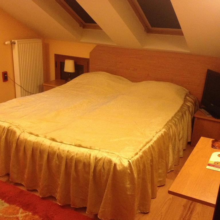 Двухместный (Двухместный номер с 1 кроватью - Мансарда) отеля Family Hotel Silvestar, Велико-Тырново