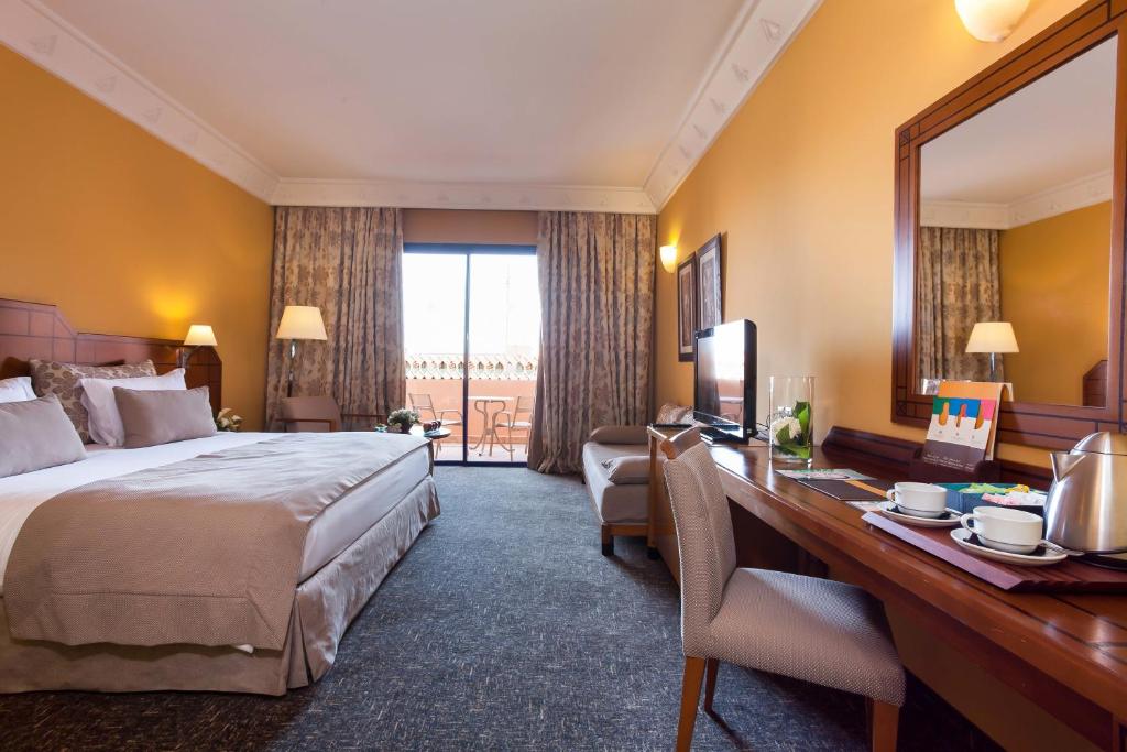 Двухместный (Двухместный номер с 1 кроватью или 2 отдельными кроватями и видом на бассейн) отеля Atlas Medina & Spa, Марракеш