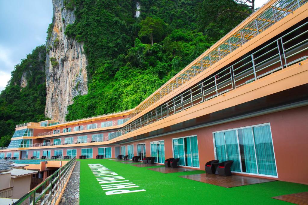 Двухместный (Роскошный двухместный номер с 1 кроватью) отеля Phi Phi Cliff Beach Resort, Пхи-Пхи