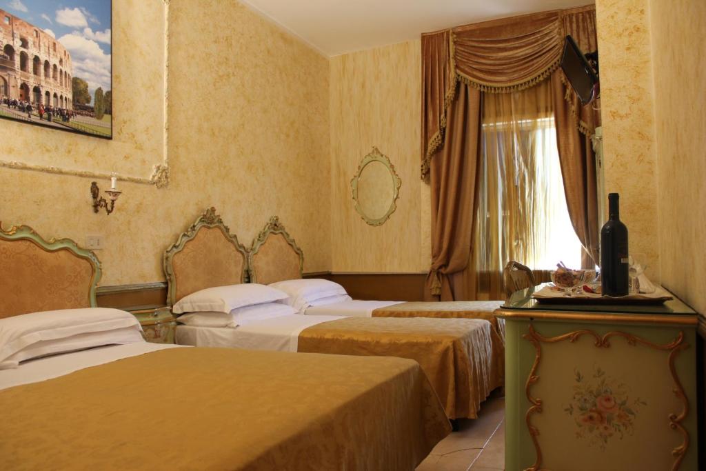 Четырехместный (Четырехместный номер) отеля Hotel Romulus, Рим