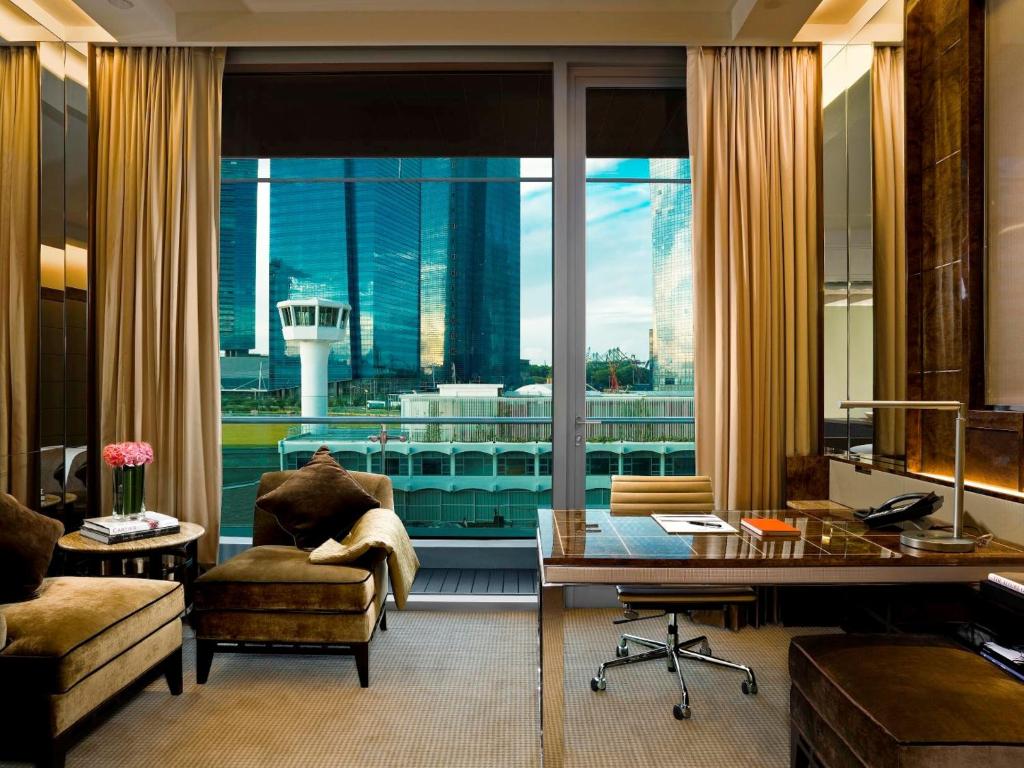 Двухместный (Номер Делюкс) отеля The Fullerton Bay Hotel Singapore, Сингапур (город)