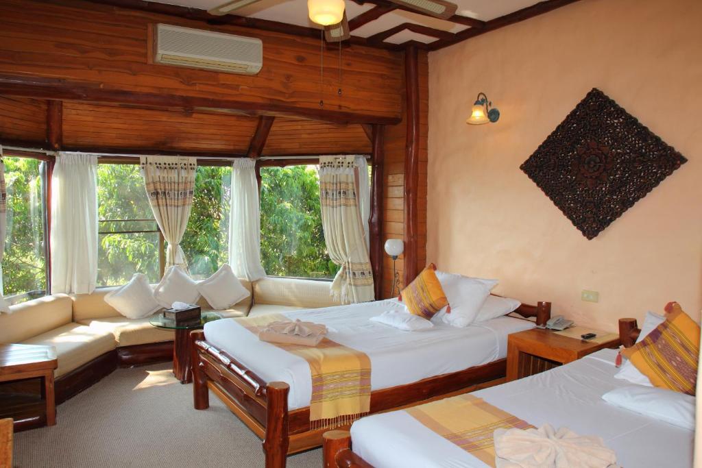 Двухместный (Номер Делюкс с кроватью размера «king-size») отеля Phu Pha Nam Resort, Лей