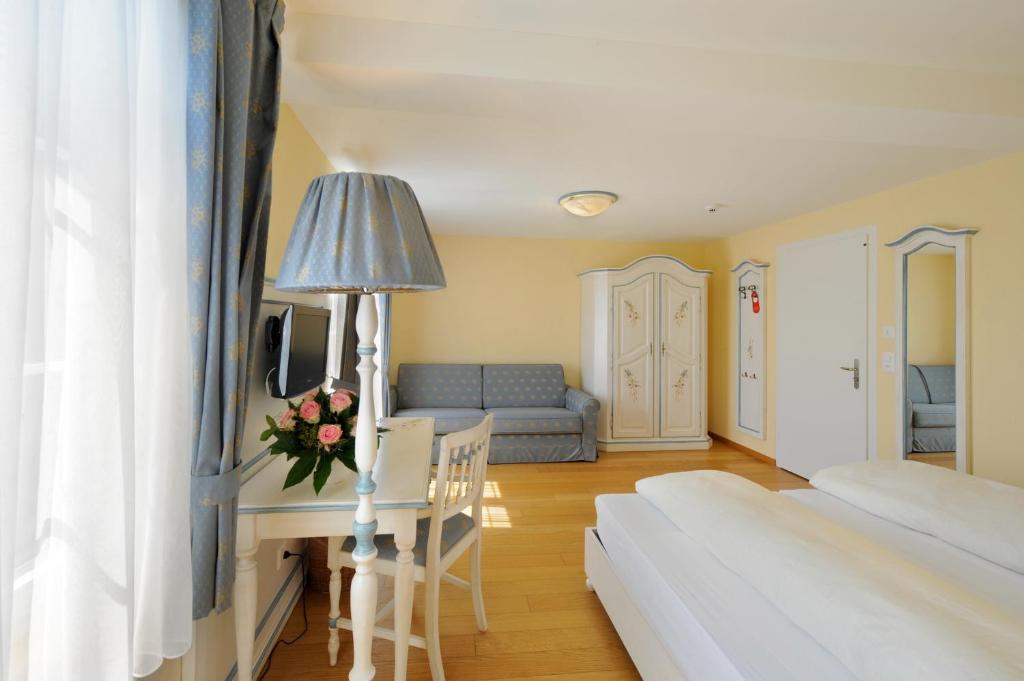 Двухместный (Двухместный номер с 1 кроватью, вид на озеро) отеля Seehof Hotel Du Lac, Веггис