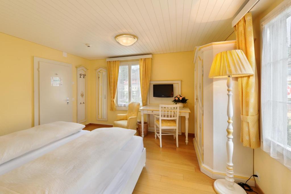 Двухместный (Двухместный номер с 1 кроватью, вид на деревню) отеля Seehof Hotel Du Lac, Веггис