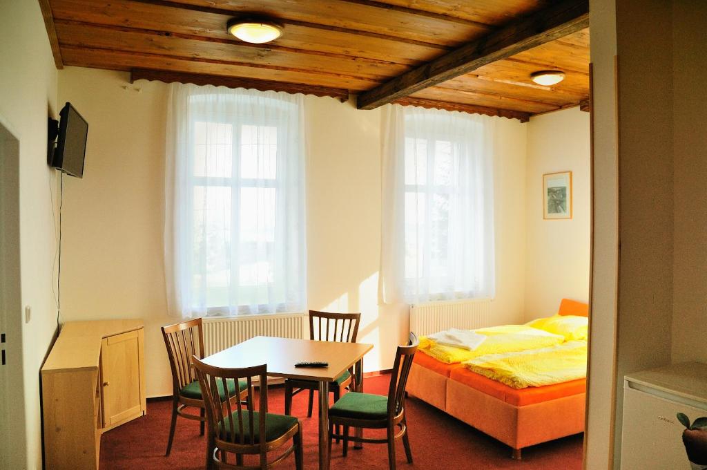 Сьюит (Люкс с кроватью размера «king-size») гостевого дома Kameňák, Горни-Плана