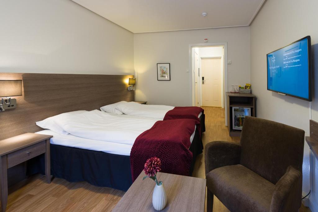 Двухместный (Стандартный двухместный номер с 1 кроватью) отеля Fru Haugans Hotel, Мушёэн