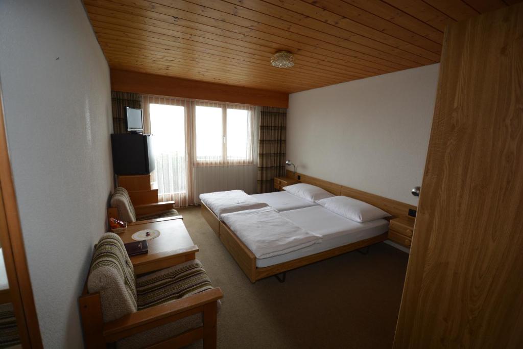 Двухместный (Стандартный двухместный номер с 1 кроватью и балконом) отеля Aparthotel Edy Bruggmann AG, Флумзерберг