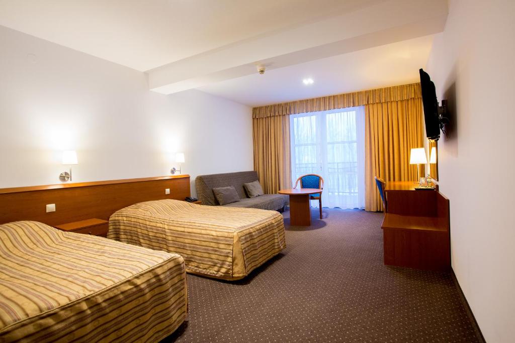 Двухместный (Двухместный номер с 1 кроватью или 2 отдельными кроватями и балконом) отеля Hotel Residence, Реваль