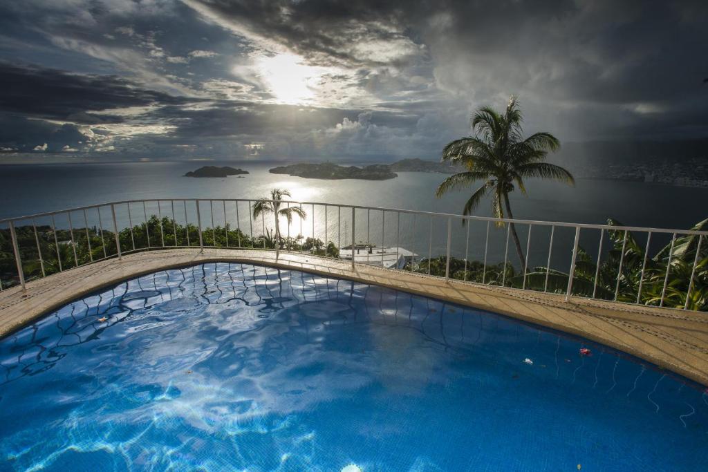 Сьюит (Полулюкс), Las Brisas Acapulco