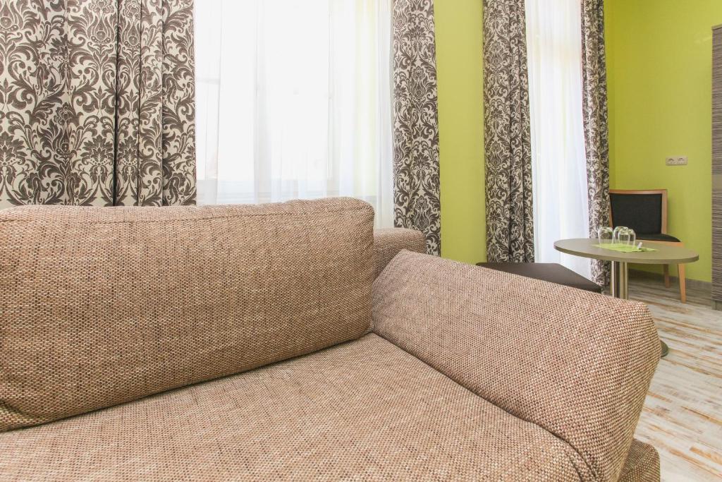 Двухместный (Двухместный номер с двуспальной кроватью и дополнительной кроватью) гостевого дома Pension Eshramo, Барт