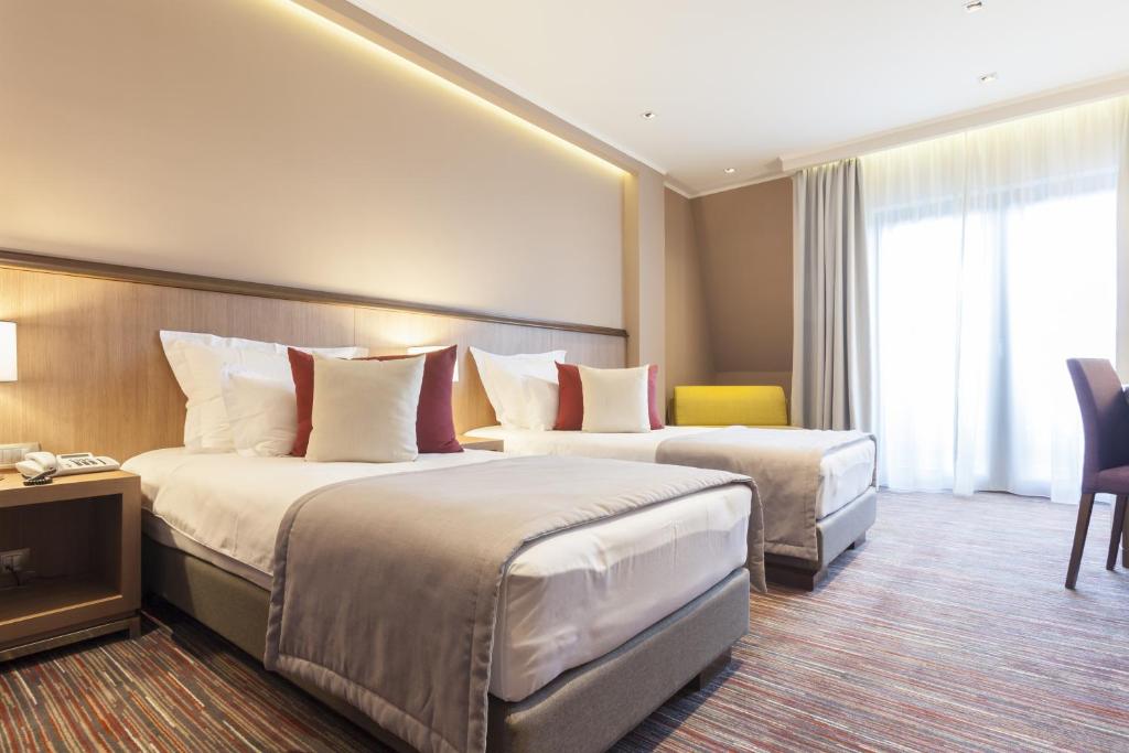 Двухместный (Улучшенный двухместный номер с 1 кроватью или 2 отдельными кроватями и террасой) отеля Hotel Premier Aqua, Врдник