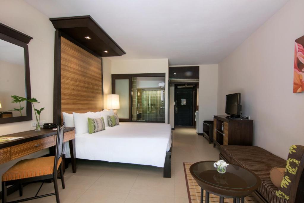 Двухместный (Двухместный номер Делюкс «Тропический» с 1 кроватью или 2 отдельными кроватями, в стоимость включен праздничный новогодний ужин) курортного отеля Siam Bayshore Resort Pattaya, Паттайя