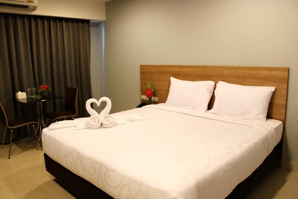 Двухместный (Номер Делюкс с кроватью размера «king-size») отеля 14 Residence, Бангкок