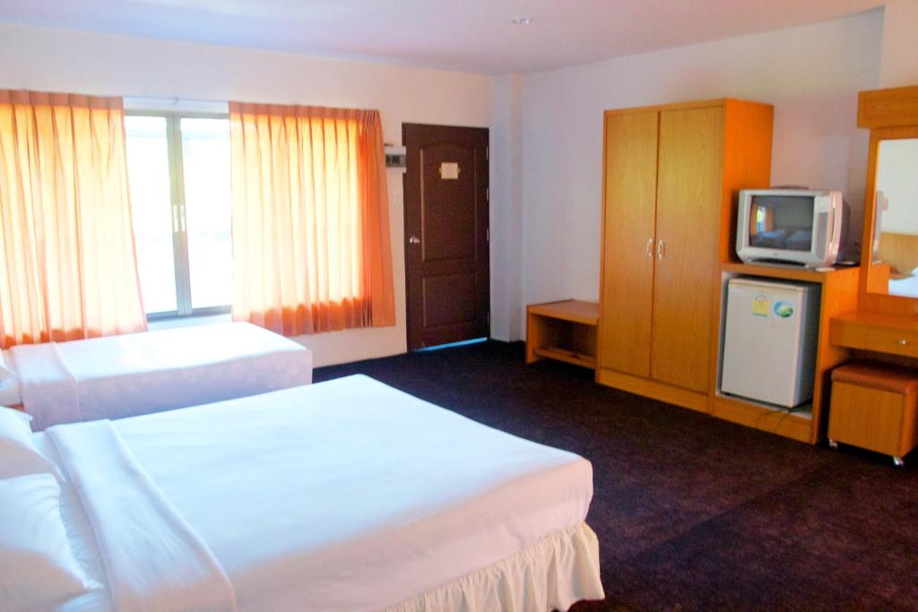 Двухместный (Двухместный номер Делюкс с 1 кроватью) отеля Sichang Shine Khao Resort, Ко Сичанг