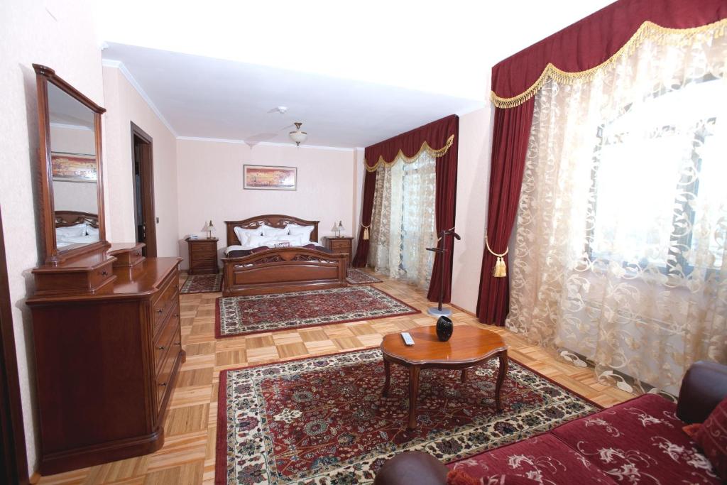 Апартаменты (Королевские апартаменты), Phoenicia Grand Hotel