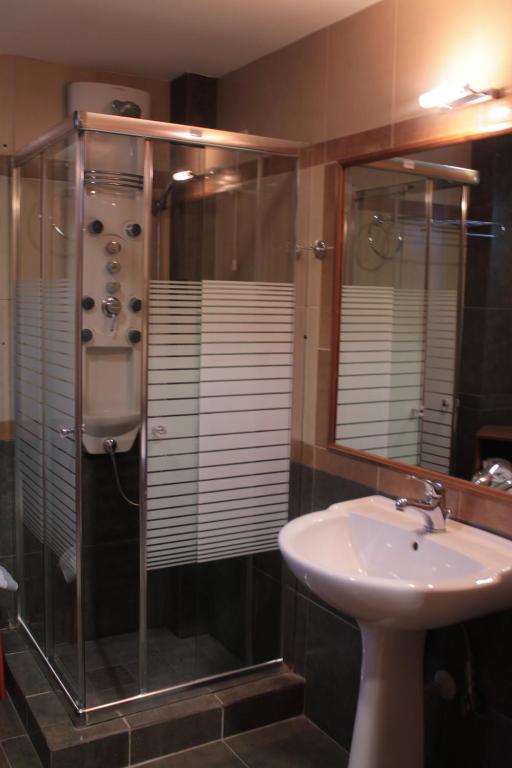 Двухместный (Улучшенный двухместный номер с 1 кроватью или 2 отдельными кроватями) отеля Hotel Pelion Resort, Портария
