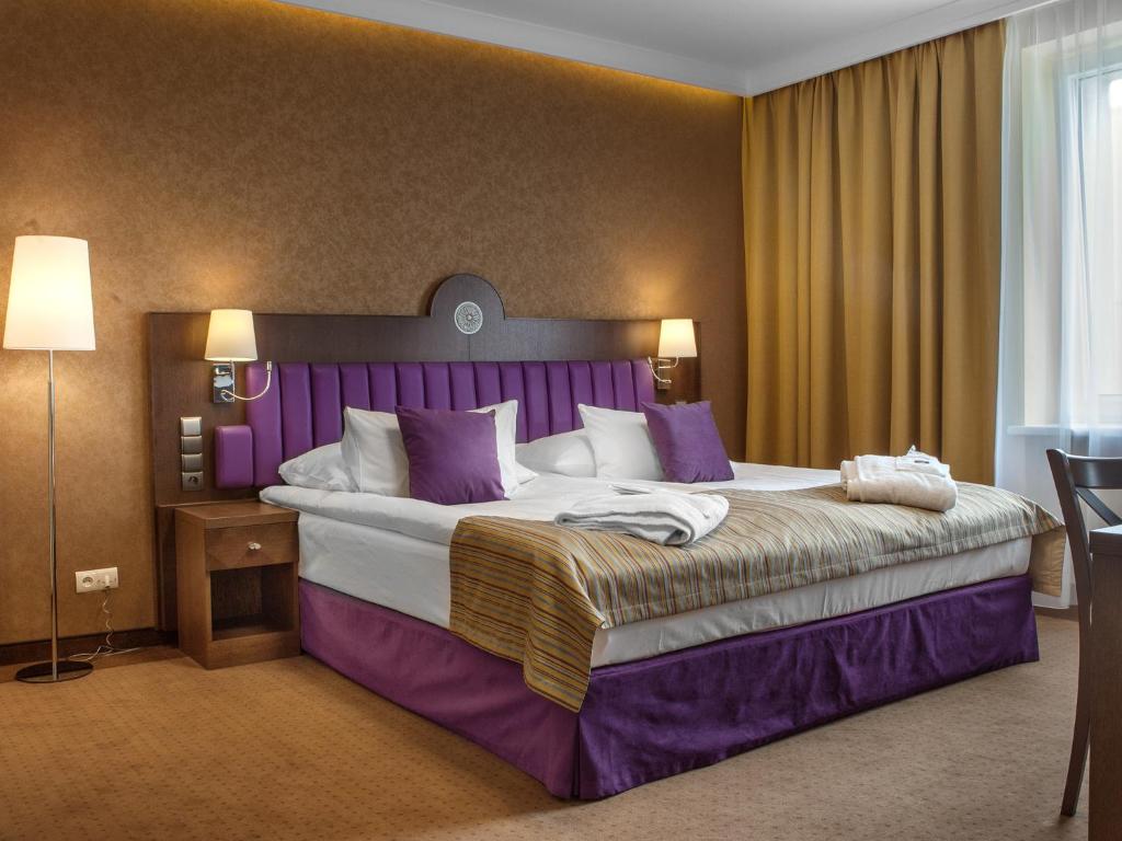 Сьюит (Люкс с кроватью размера «king-size») отеля BEST WESTERN Grand Hotel, Кельце