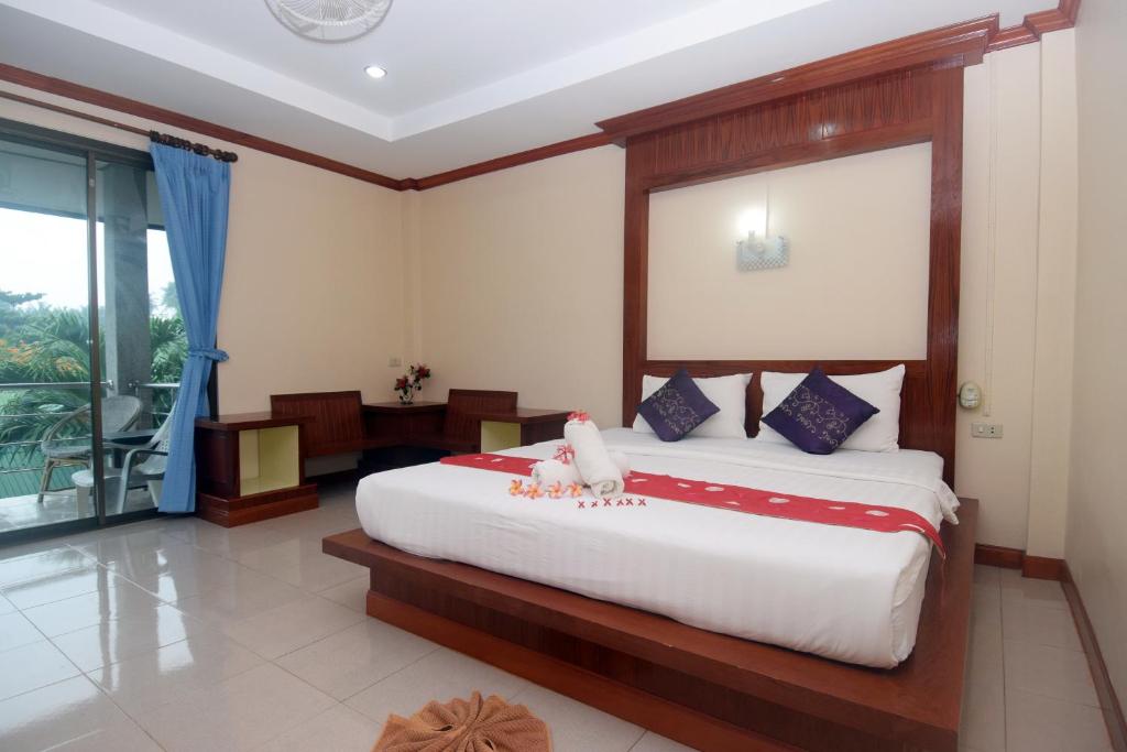 Двухместный (Улучшенный двухместный номер с 1 кроватью) курортного отеля Lanta Riviera Resort, Ко Ланта