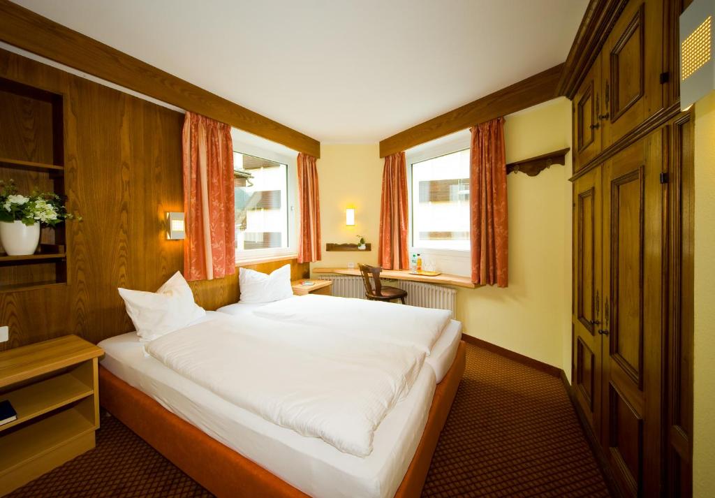 Двухместный (Двухместный номер с 2 отдельными кроватями) отеля Le Petit CHARME-INN, Церматт