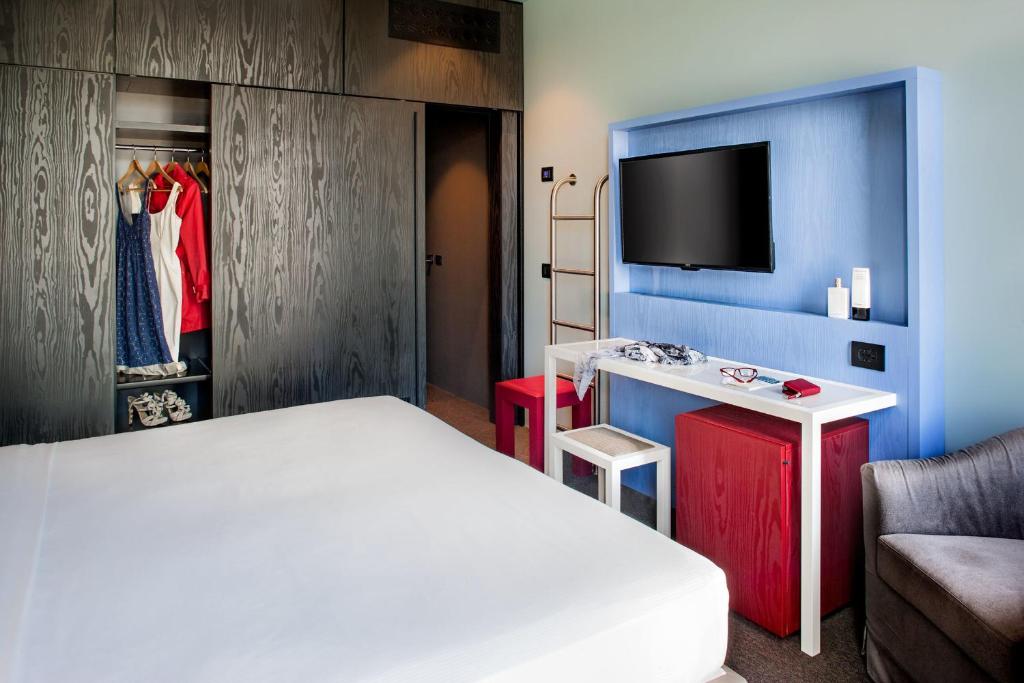 Двухместный (Двухместный номер с 2 отдельными кроватями и окном) отеля Glam Milano, Милан