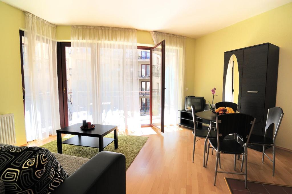 Апартаменты (Улучшенные апартаменты (для 5–6 взрослых)) апартамента Leda Apartments, Будапешт