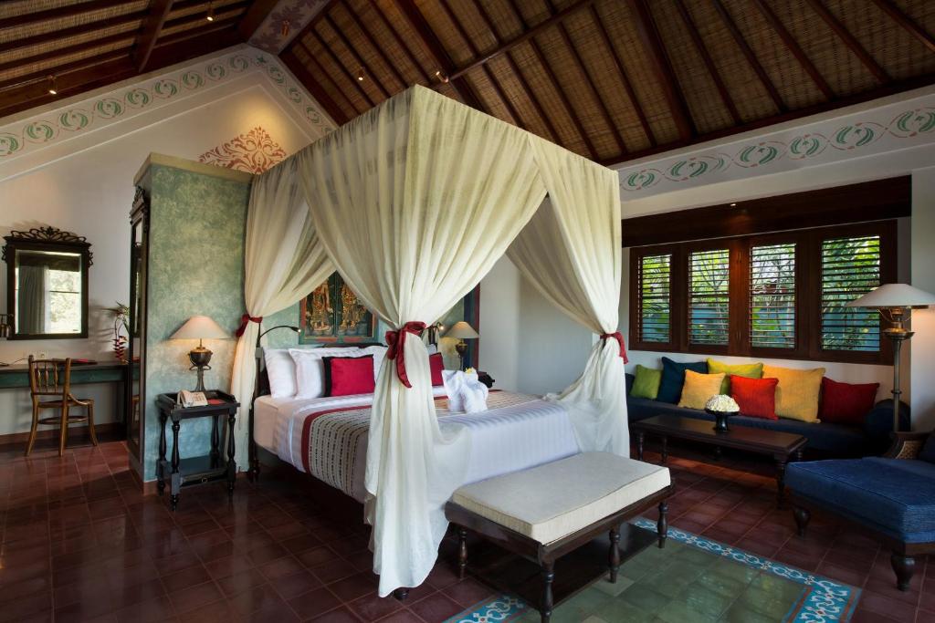 Двухместный (Вилла с одной спальней, видом на сад и бесплатной услугой) курортного отеля Dwaraka The Royal Villas, Убуд