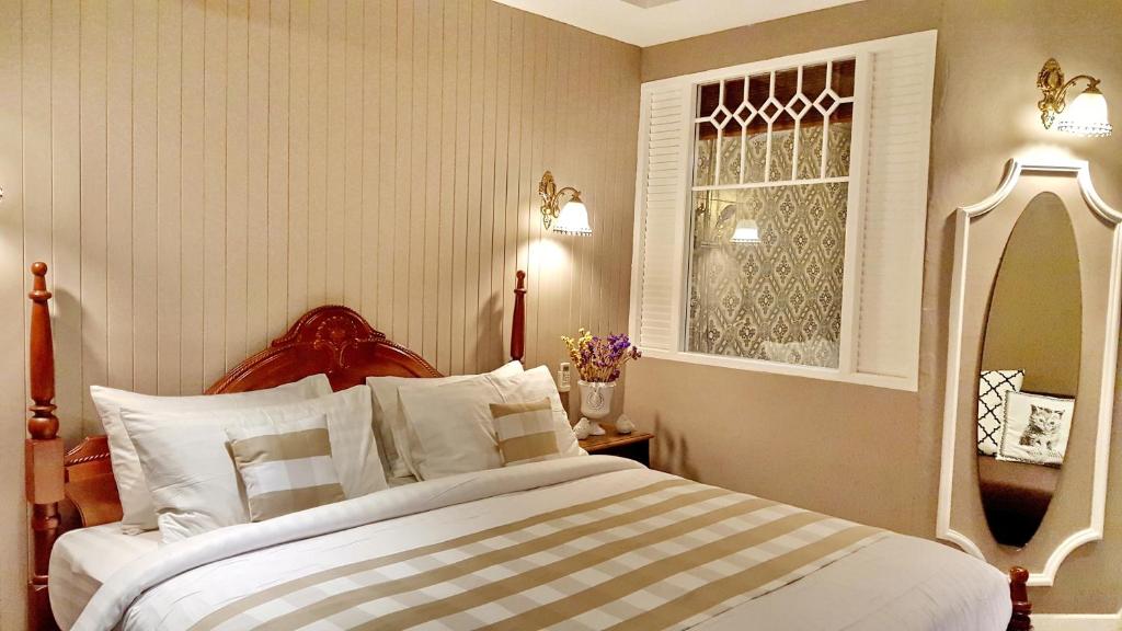 Двухместный (Стандартный двухместный номер с 1 кроватью) курортного отеля Perennial Resort, Пхукет