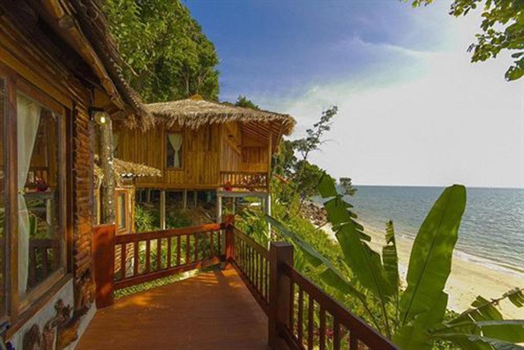 Двухместный (Вилла «Гранд» рядом с пляжем) курортного отеля Kohjum Resort, Кох-Юм