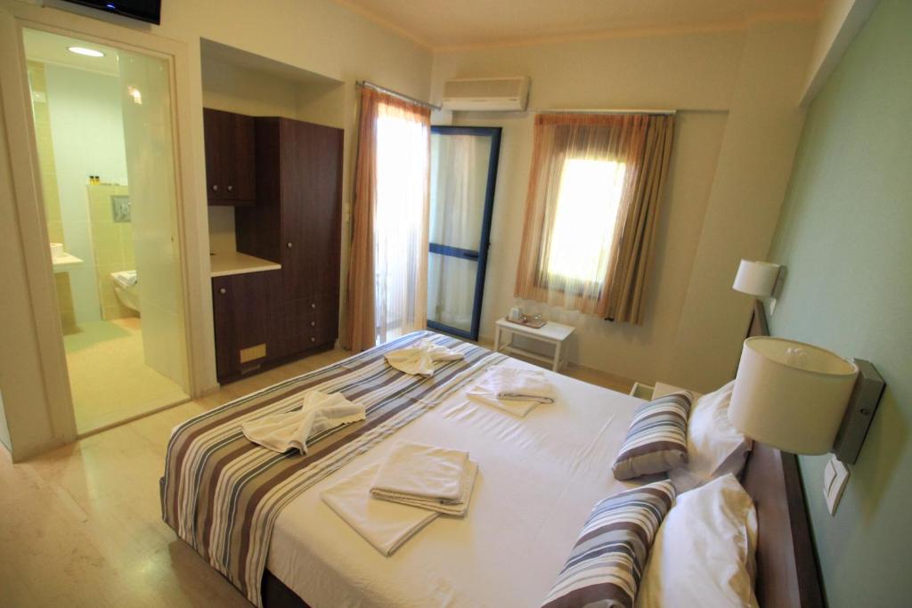 Двухместный (Двухместный номер с 1 кроватью и боковым видом на море) отеля Horizon Beach, Плакиас