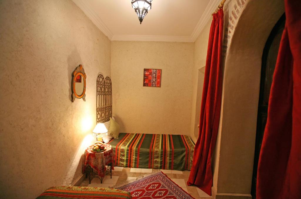 Четырехместный (Улучшенный четырехместный номер), Riad N10