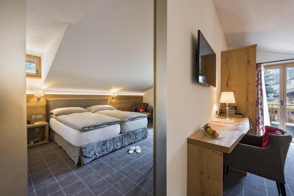 Двухместный (Улучшенный двухместный номер с 1 кроватью и видом на гору Маттерхорн) отеля Chesa Valese, Церматт