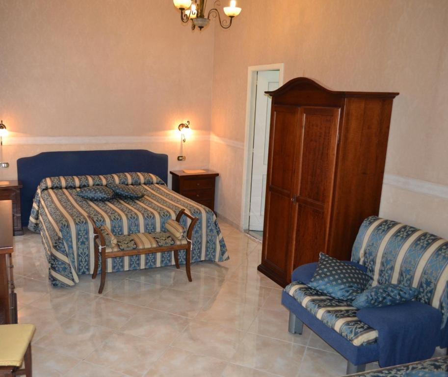 Четырехместный (Четырехместный номер) отеля Bed & Breakfast Toledo, Неаполь