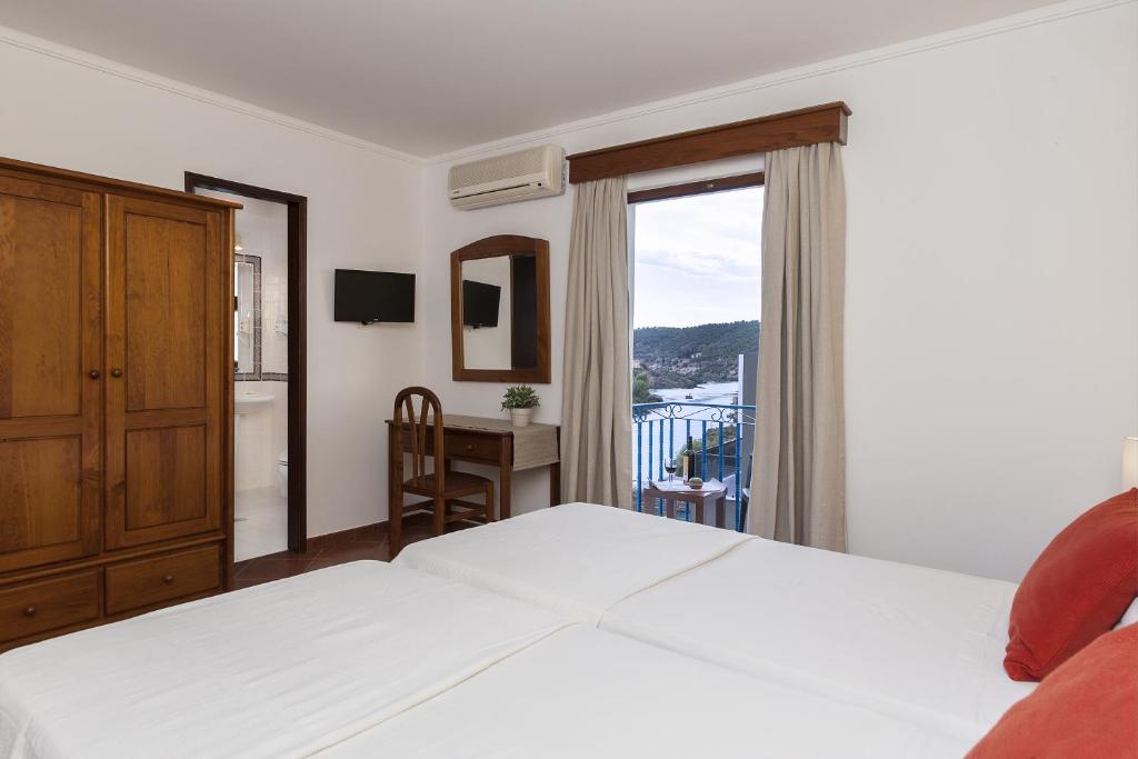 Двухместный (Двухместный номер с 1 кроватью или 2 отдельными кроватями с видом на реку) гостевого дома Beira Rio, Мертола