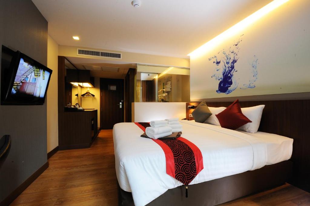Двухместный (Улучшенный двухместный номер с 1 кроватью) отеля 41 Suite Bangkok, Бангкок