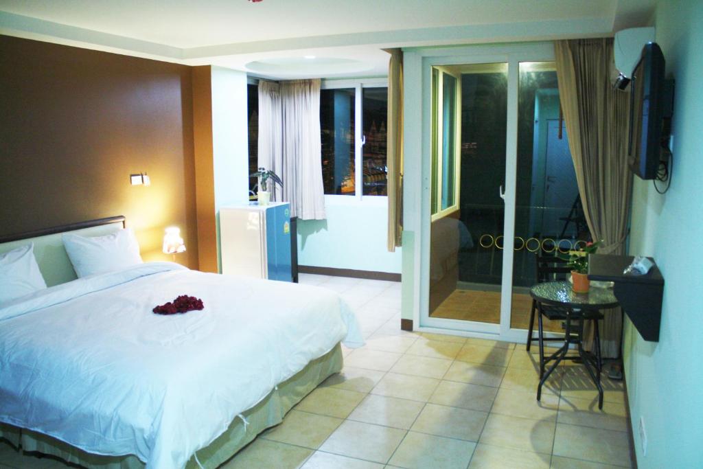 Двухместный (Стандартный двухместный номер с 1 кроватью) отеля The Right Resort, Паттайя