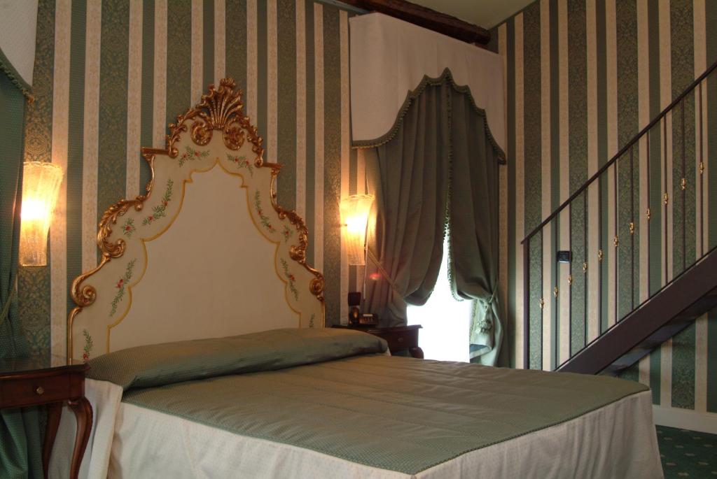 Четырехместный (Четырехместный номер) отеля Hotel Belle Epoque, Венеция