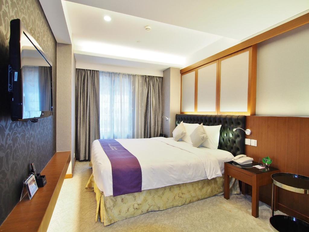 Двухместный (Двухместный номер Делюкс Плюс с 1 кроватью) отеля The Bauhinia Hotel - Central, Гонконг (город)