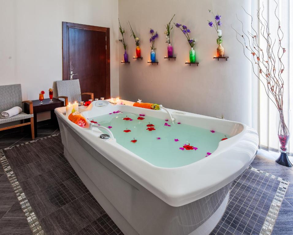 Двухместный (Специальное предложение для новобрачных - Двухместный номер с 1 кроватью (только для взрослых)) курортного отеля Cleopatra Luxury Resort - Makadi Bay, Хургада