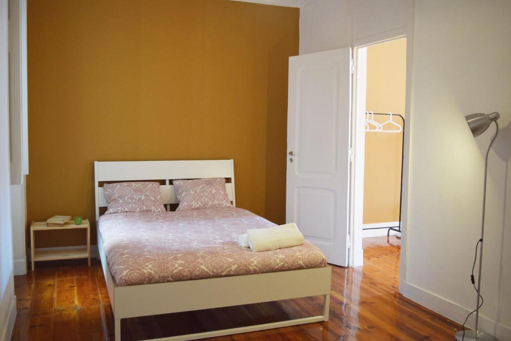 Двухместный (Большой двухместный номер с 1 кроватью) хостела Nations Hostel 4202AL, Лиссабон