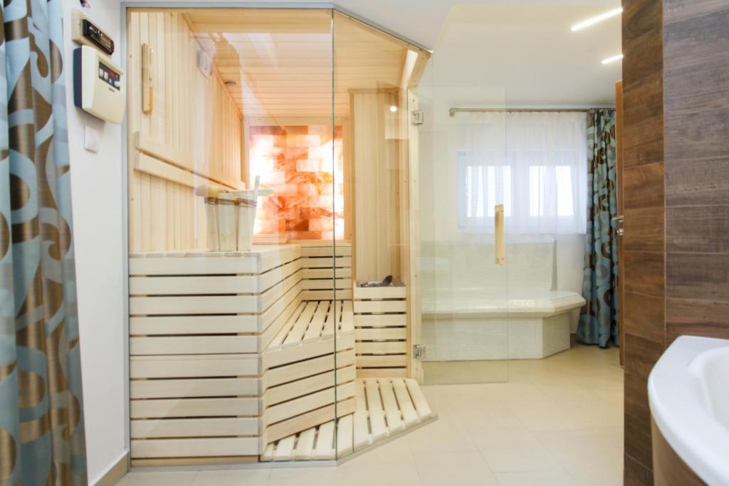 Апартаменты (Улучшенные апартаменты с сауной), Nirvana SPA Center