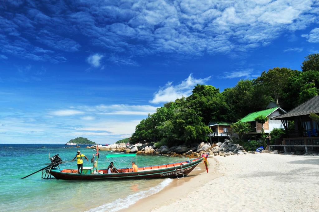 Номер (Бунгало Делюкс с видом на море), Отель Koh Tao Beach Club