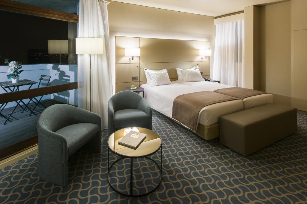 Двухместный (Двухместный номер «Комфорт» с 2 отдельными кроватями) отеля Hotel Dom Henrique - Downtown, Порту