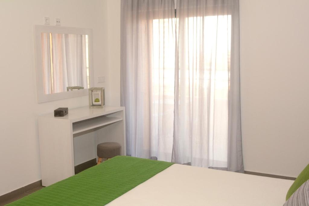 Апартаменты (Superior One-Bedroom Apartment with Sea View - 9) апартамента Apartamentos Paraíso Sol da Rocha, Портиман
