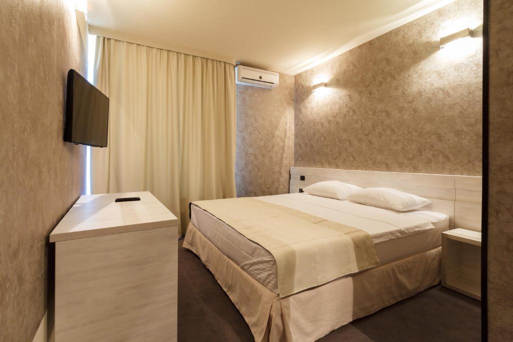 Двухместный (Двухместный номер с 1 кроватью) отеля YMY Hotel, Тыргу-Жиу
