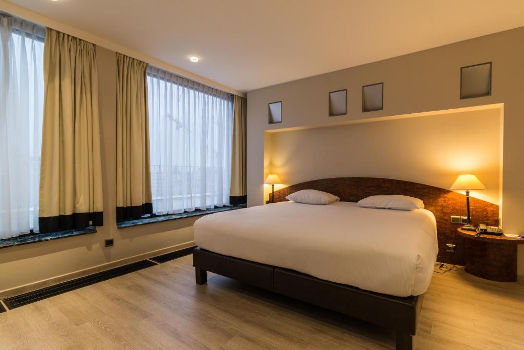 Двухместный (Двухместный номер Делюкс с 1 кроватью или 2 отдельными кроватями - Специальное романтическое предложение) отеля De Keyser Hotel, Антверпен