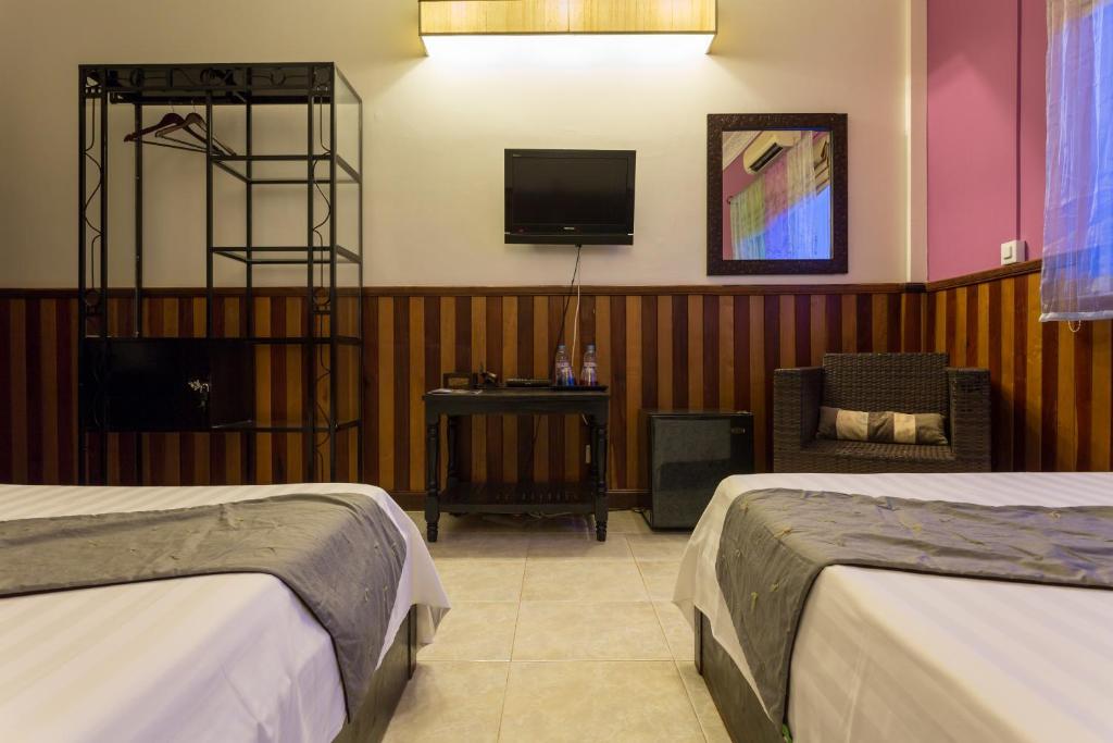 Двухместный (Двухместный номер Делюкс с 2 отдельными кроватями (бесплатный трансфер до отеля)) отеля Le Tigre Hotel, Сием Рип