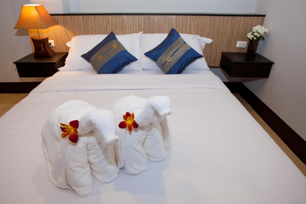 Двухместный (Стандартный двухместный номер с 1 кроватью или 2 отдельными кроватями и балконом) отеля The SR Residence, Пхукет