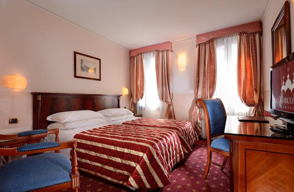 Двухместный (Улучшенный двухместный номер с 1 кроватью) отеля Albergo Cavalletto & Doge Orseolo, Венеция